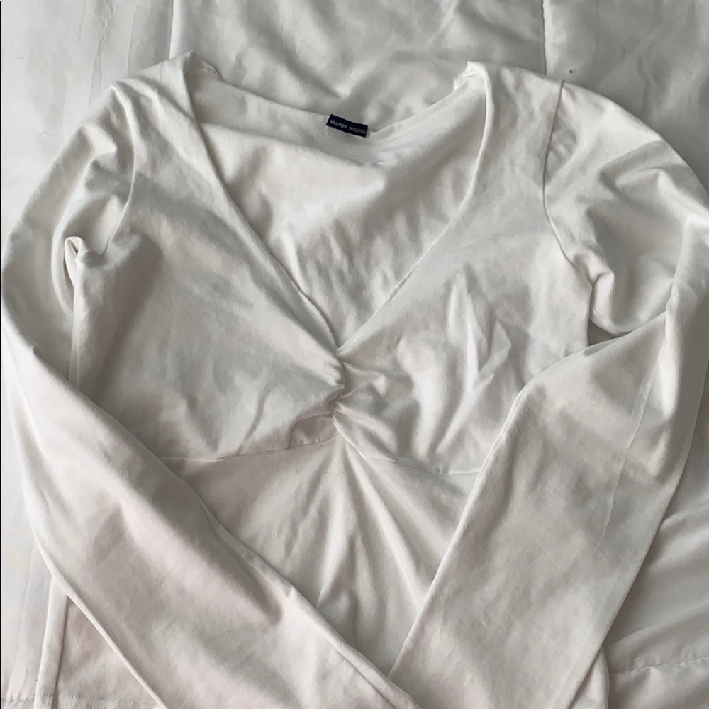 Brandy melville long sleeve barley worn!